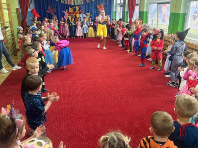 400022144_797147735547686_2084537953705596572_n