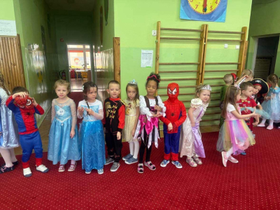 400088747_797147755547684_2576348430392442169_n