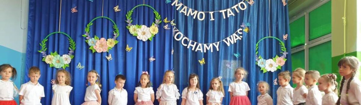 Uroczystość z okazji Dnia Mamy i Taty 5- latki