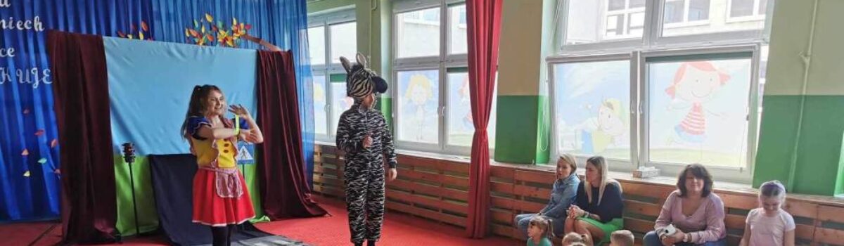 Spektakl teatralny ,,Zosia i zebra na drodze”