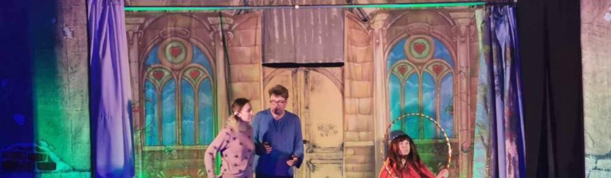 Wyjście do Teatru Impresaryjnego na spektakl pt. ,,Baśniowe granie”