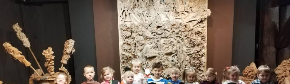 Warsztaty świąteczne w Muzeum Ziemi Kujawskiej i Dobrzyńskiej gr. 4 i 5 latki 2023 r.