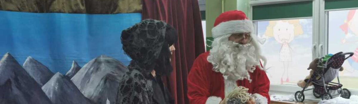 Spektakl teatralny ,,W krainie Świętego Mikołaja”