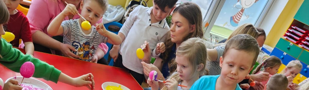 WARSZTATY WIELKANOCNE W GRUPIE 4 LATKÓW