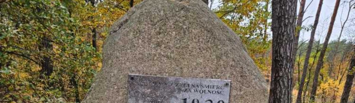 Spacer pod Obelisk Pamięci poległych w latach 1830 – 63 r.